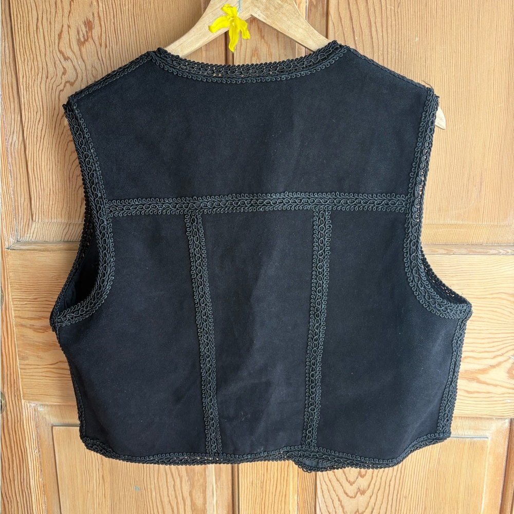 G-III Black Suede Vest with Braided Trim | Large - Picture 2 of 4